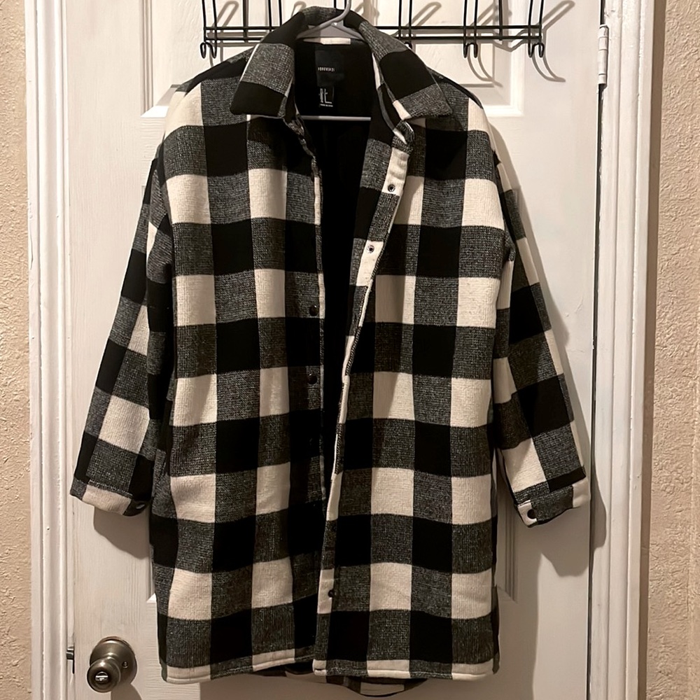 Women’s Plaid Button up, Dual Pockets, Holiday Fall, Winter Long Coat Jacket!